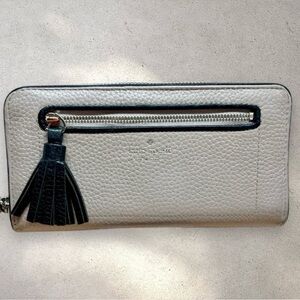 kate spade Pebbled Zip-Around Wallet in Cream with Black Trim